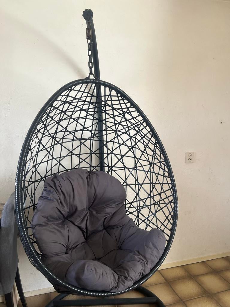 Comfortabele Schommelstoel met Kussen - Zwart, Huis en Inrichting, Stoelen, Gebruikt, Zwart, Ophalen of Verzenden, Metaal