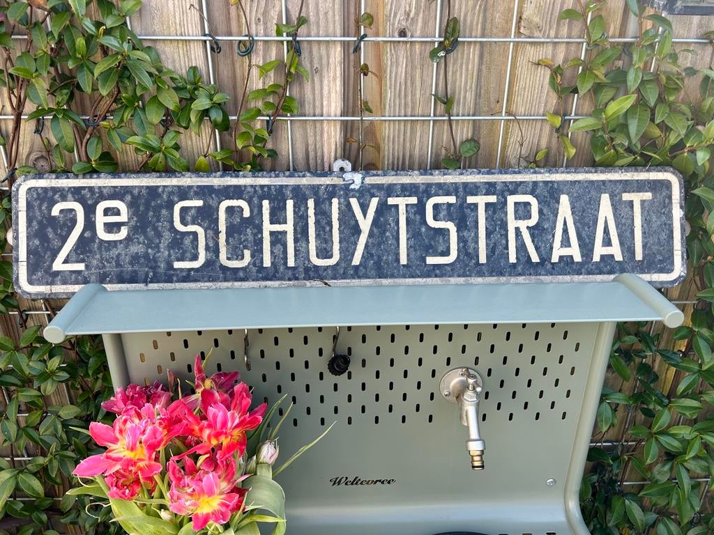 Origineel oud straatnaambord uit Den Haag, Ophalen, Gebruikt