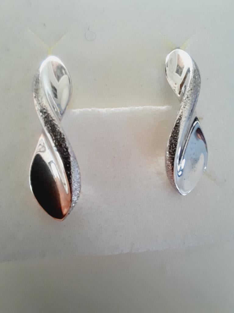 NIEUWE Nona jewels oorbellen, Nieuw, Ophalen of Verzenden, Knopjes of Stekers, Zilver