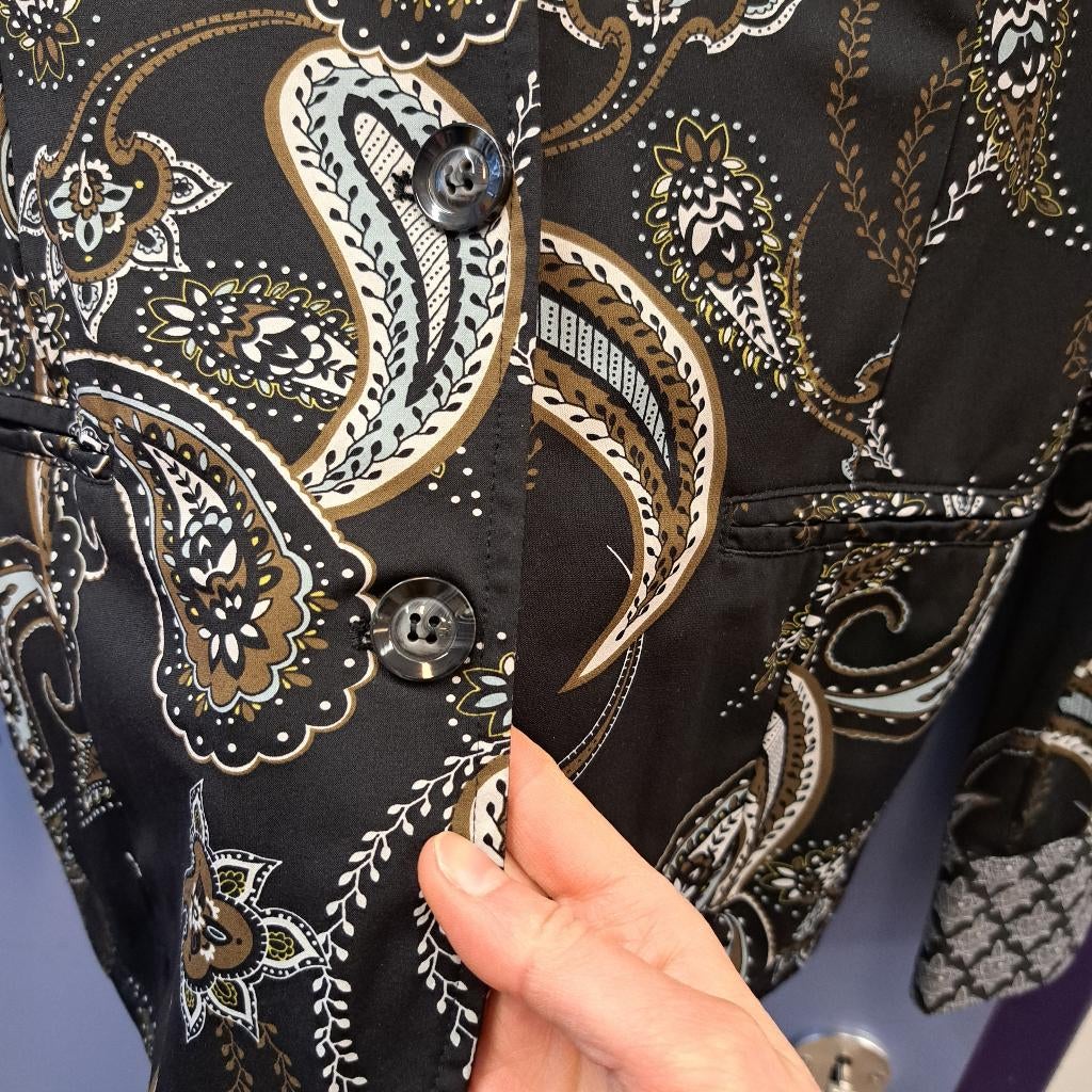 Tramontana travelstof blazer zwart + paisleyprint L nr 44860, Zwart, Ophalen of Verzenden, Zo goed als nieuw, Jasje