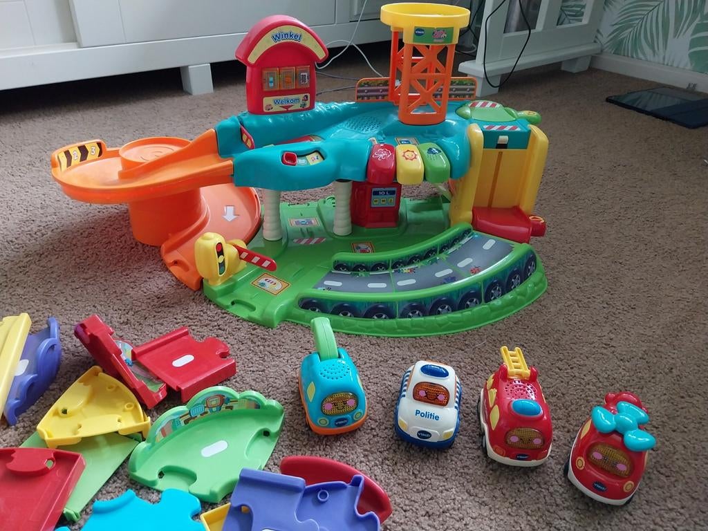 Toet toet gerage met auto.s en weg delen, Kinderen en Baby's, Speelgoed | Vtech, Ophalen of Verzenden, Gebruikt, 2 tot 4 jaar
