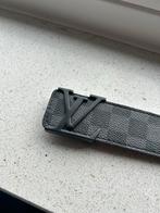 Louis Vuitton Riem – Zwart Leer – 115 cm met matte LV gesp, Ophalen, Heupriem, Gedragen, 3 tot 5 cm