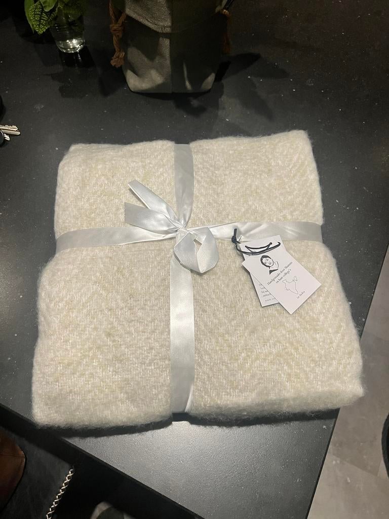 Return to sender plaid nieuw, Huis en Inrichting, Woonaccessoires | Plaids en Woondekens, Ophalen of Verzenden, Zo goed als nieuw