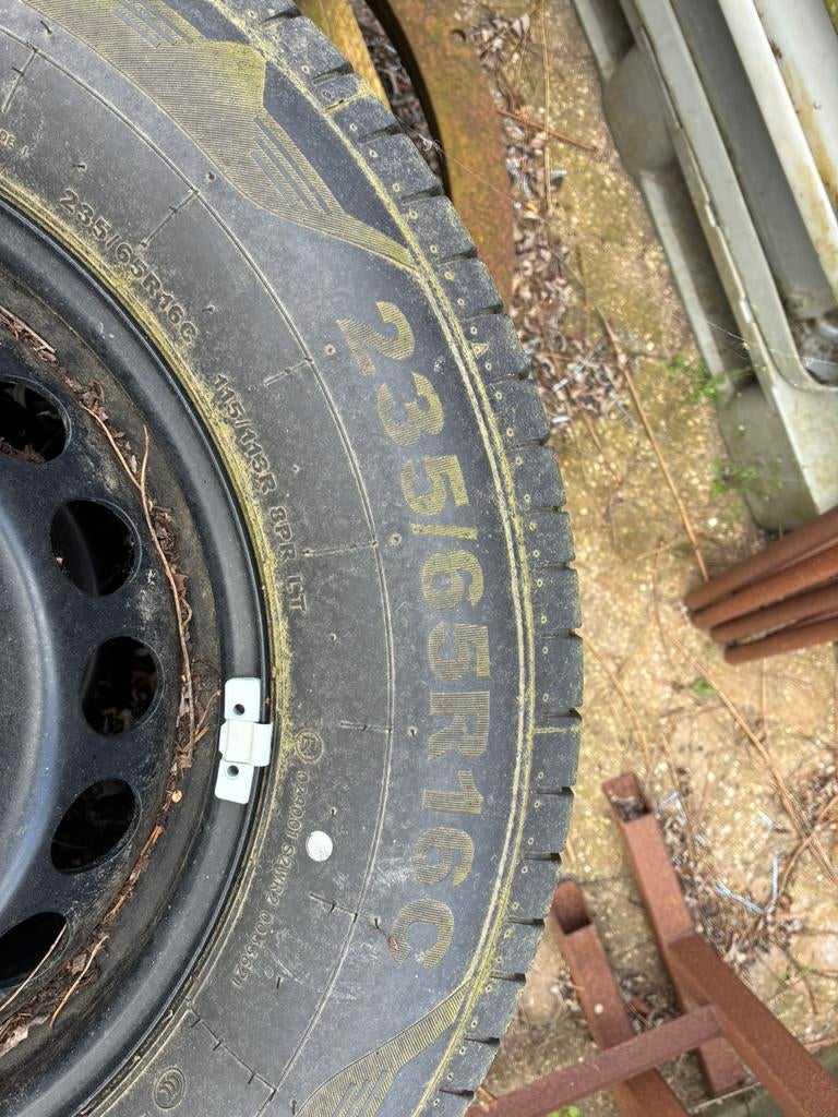 Banden met velg MAN 235/65 R16C, Ophalen, Zo goed als nieuw