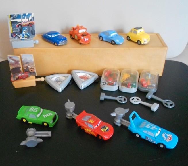 Kindersurprise Ferrero: Serie CARS + 7 Cars-speeltjes =1koop, Verzamelen, Verrassingseieren, Zo goed als nieuw, Overige typen