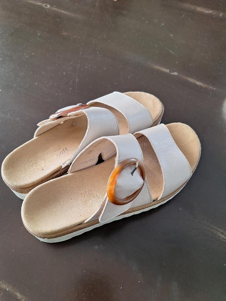Slippers merk Remonte maat 39, Kleding | Dames, Schoenen, Slippers, Beige, Remonte, Ophalen of Verzenden