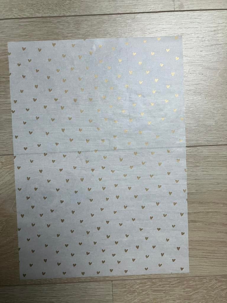 10 vellen vloeipapier wit met goud hartje, Ophalen of Verzenden, Nieuw