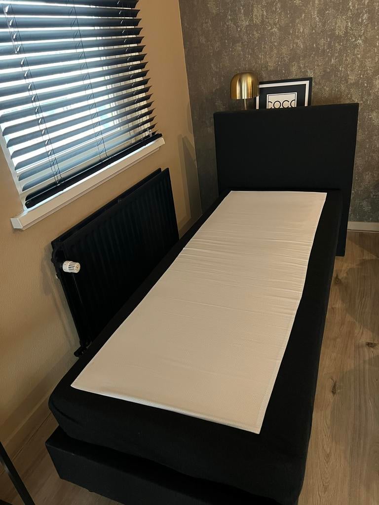 1-persoons boxspring bed 80 x 200 cm zwart in nieuw staat, Ophalen, Eenpersoons, Zwart, Zo goed als nieuw