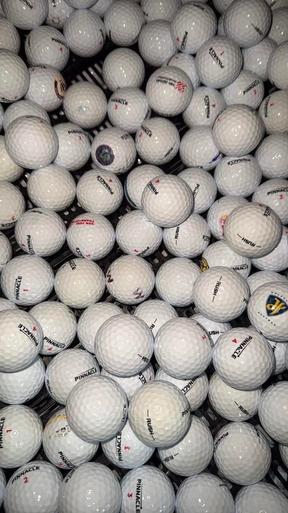 Pinnacle rush golfballen 100 stuks mega deal, Ophalen of Verzenden, Zo goed als nieuw, Bal(len)