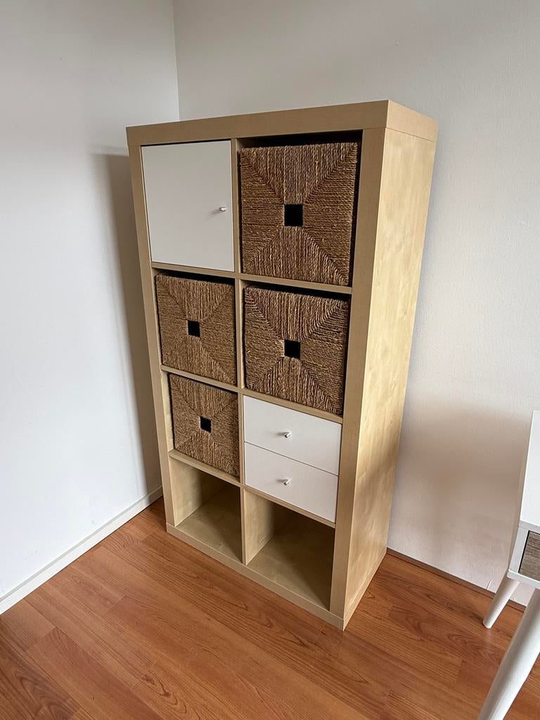 IKEA Kallax kast 8 vakken met 2 deurtjes en 4 manden, Ophalen, Gebruikt