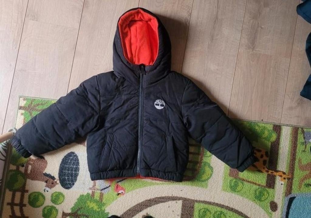 Timberland jas maat 104, beide kanten draagbaar, Kinderen en Baby's, Ophalen, Timberland, Jongen of Meisje, Zo goed als nieuw
