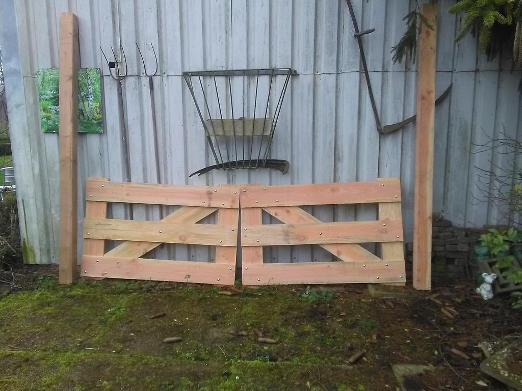 Nieuw Douglas landhek 3 m breed met 2 palen en beslag, Tuin en Terras, Tuinpoorten, Ophalen, 100 tot 150 cm, Nieuw, Hout