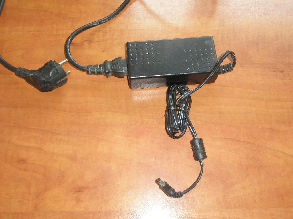 Switching power supply ( laptop oplader ), Ophalen of Verzenden, Nieuw