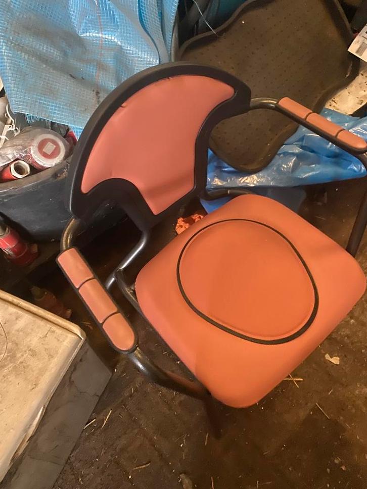 postoel 2 soorten en rollators 3x afvalbakken verschillende, Diversen, Verpleegmiddelen, Ophalen