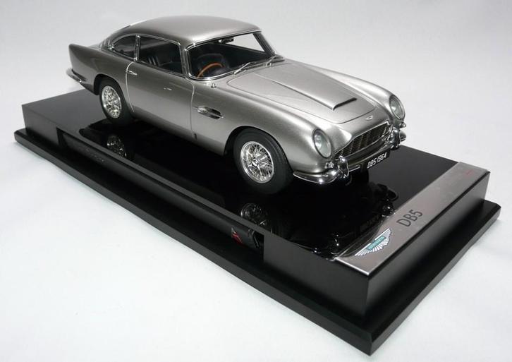 Aston Martin DB5 Vantage Zilver van Amalgam, Hobby en Vrije tijd, Modelauto's | 1:18, Nieuw, Auto, Overige merken, Ophalen of Verzenden