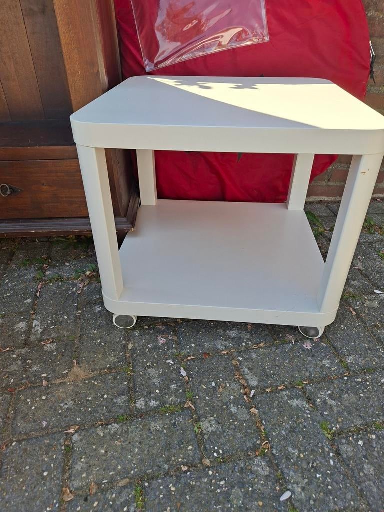 Compacte salontafel op wieltjes - Crèmekleurig, Ophalen, Overige materialen, Minder dan 50 cm, Gebruikt