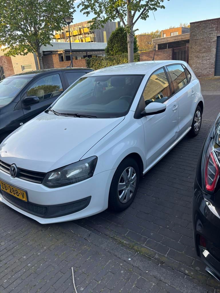 Volkswagen Polo 1.2 6V 44KW 5D  2011 Wit, Voorwielaandrijving, 967 kg, 40 €/maand, Zwart