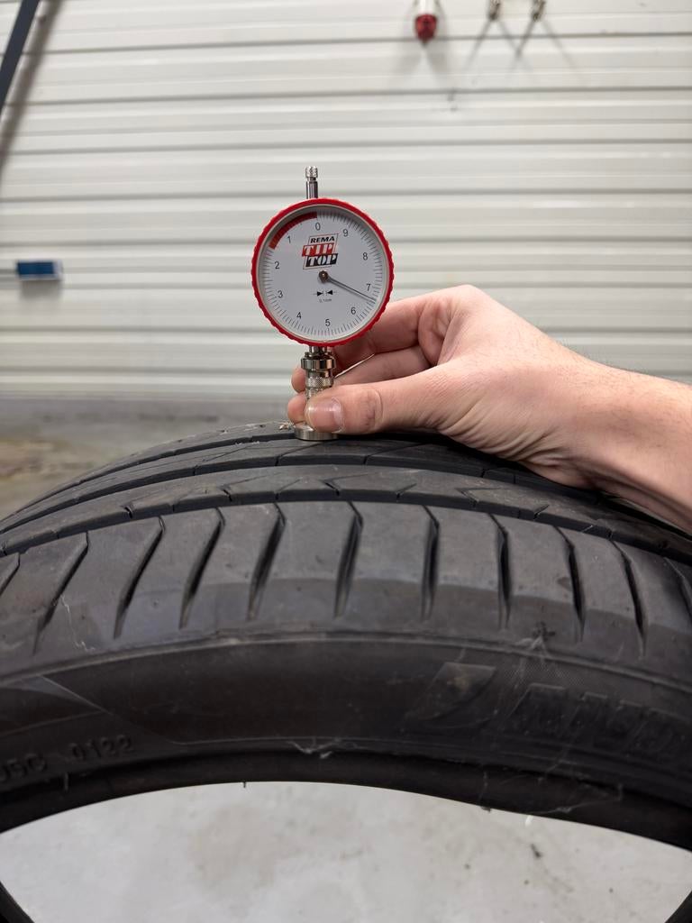 Landsail band 235/35ZR19 met 5.6mm profiel, Gebruikt, 235 mm, Band(en), Personenwagen
