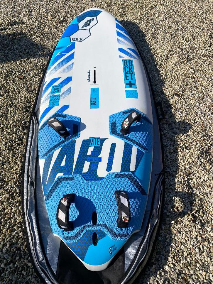 Tabou Rocket MTE 143l, Watersport en Boten, Windsurfen, Zo goed als nieuw, Plank, Minder dan 250 cm, Met vin(nen), Met draagtas