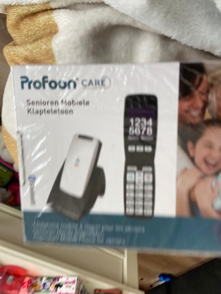 profoon mobile senioren telefoon, Ophalen of Verzenden, Nieuw, 3 tot 6 megapixel, Inklapmodel