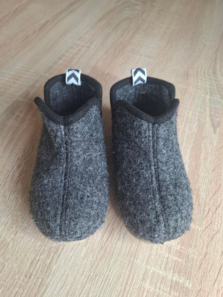 Hummel sloffen maat 25, Kinderen en Baby's, Babykleding | Schoentjes en Sokjes, Schoentjes, Jongetje of Meisje, Ophalen of Verzenden