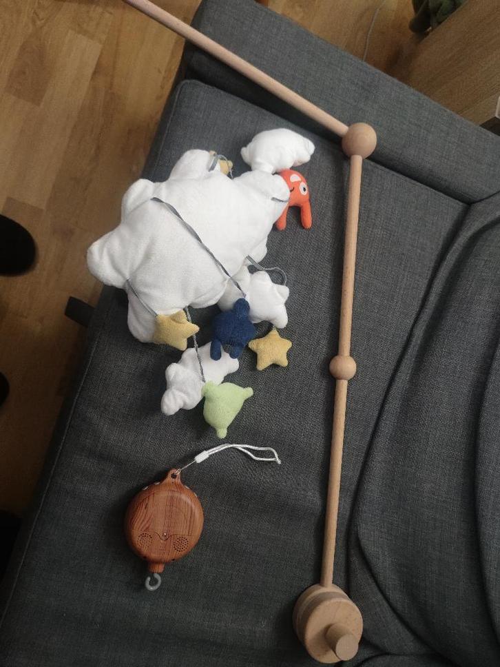 Muziekmobiel houder hout met boxmobiel, Kinderen en Baby's, Speelgoed | Babyspeelgoed, Zo goed als nieuw, Mobiel, Met geluid, Ophalen