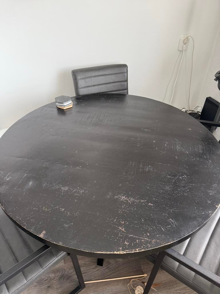 Ronde tafel, 130cm diameter, opknapbeurt nodig, Huis en Inrichting, Ophalen of Verzenden, Gebruikt, Rond, 100 tot 150 cm