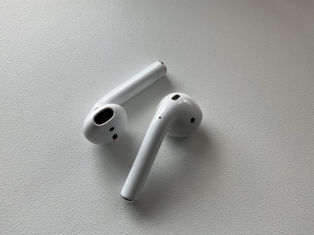 Apple Airpods 3 lightning oplaadcase en hoesje, Telecommunicatie, Mobiele telefoons | Oordopjes, Ophalen of Verzenden, Zo goed als nieuw