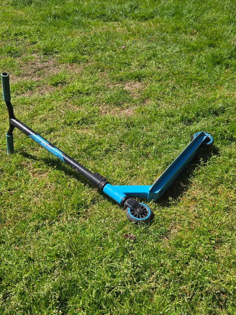 Step in blauw/zwart, Fietsen en Brommers, Steps, Ophalen of Verzenden