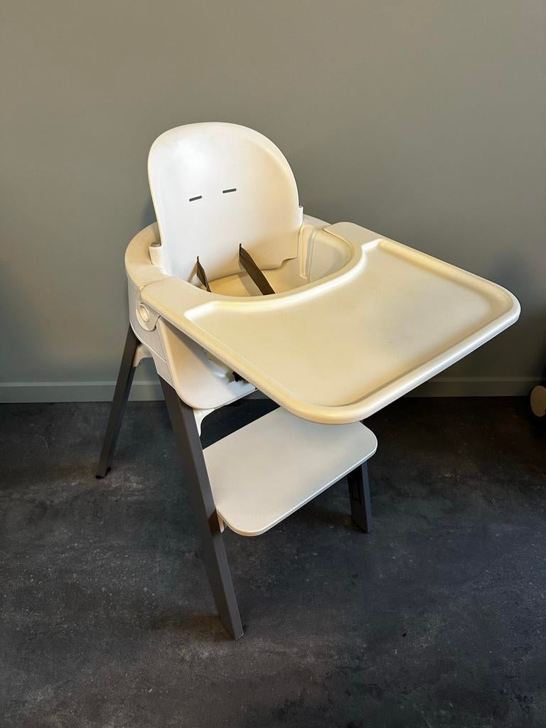 Stokke Steps Kinderstoel met Baby Set en Tray, Kinderen en Baby's, Kinderstoelen, Ophalen, Zo goed als nieuw, Meegroeistoel, Aanschuifbaar