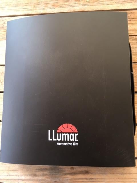 Autoboeken:   Verkopersboek   LLumar   glaskleuren  NL, Boeken, Ophalen of Verzenden, Zo goed als nieuw