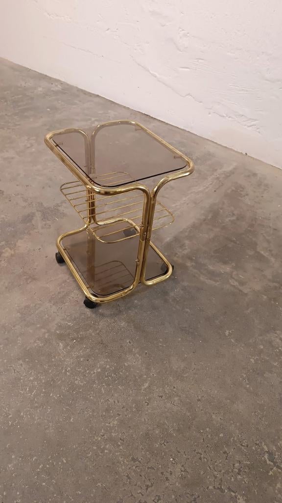 Vintage goudkleur en gerookt glas trolley bijzettafel, Ophalen, Tweedehands, Tweedehands, Tweedehands
