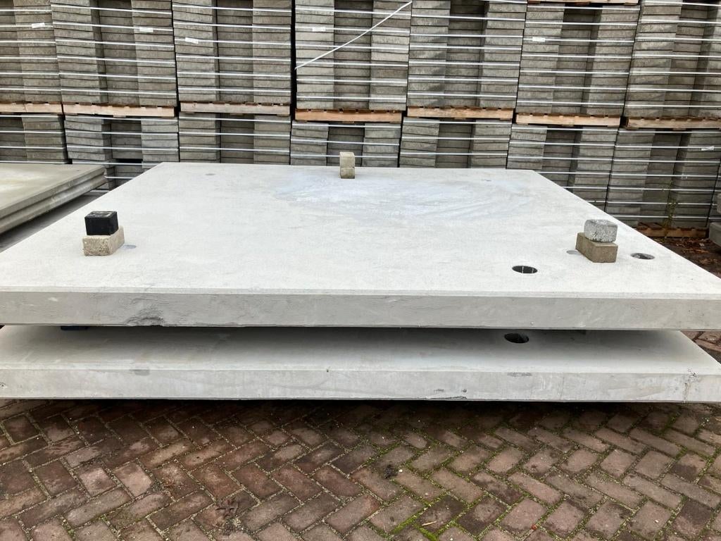 2 stevige betonplaten met afmetingen 300x275x16 cm, Tuin en Terras, Ophalen of Verzenden, Nieuw, Overige materialen