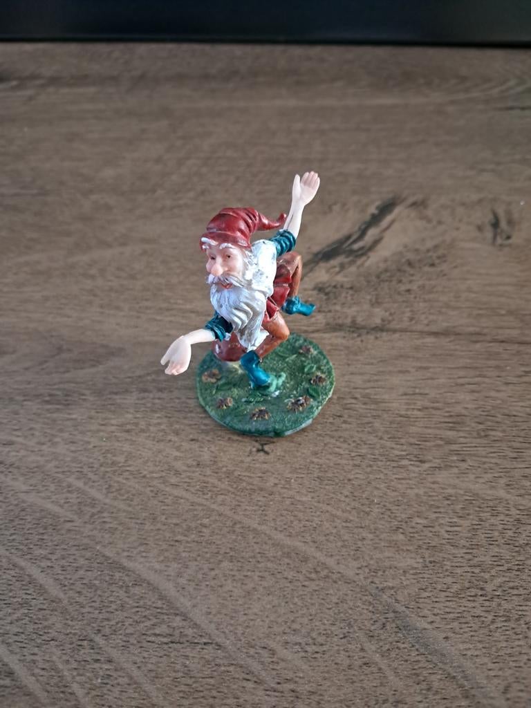 Luville efteling dansende kabouter, Verzamelen, Ophalen of Verzenden, Zo goed als nieuw, Beeldje of Poppetje