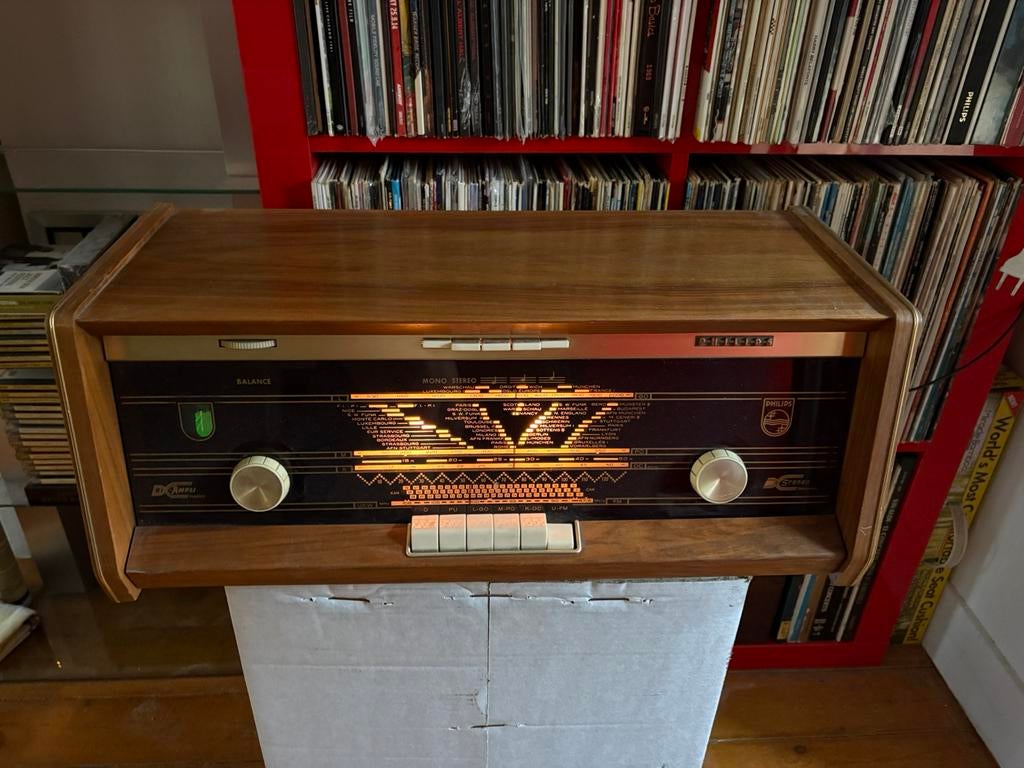 Een klassieke radio in nette staat, Ophalen