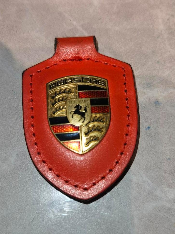 Gebruikt origineel porsche sleutelhanger vanuit porsche dea, Verzamelen, Sleutelhangers, Gebruikt, Merk, Ophalen of Verzenden