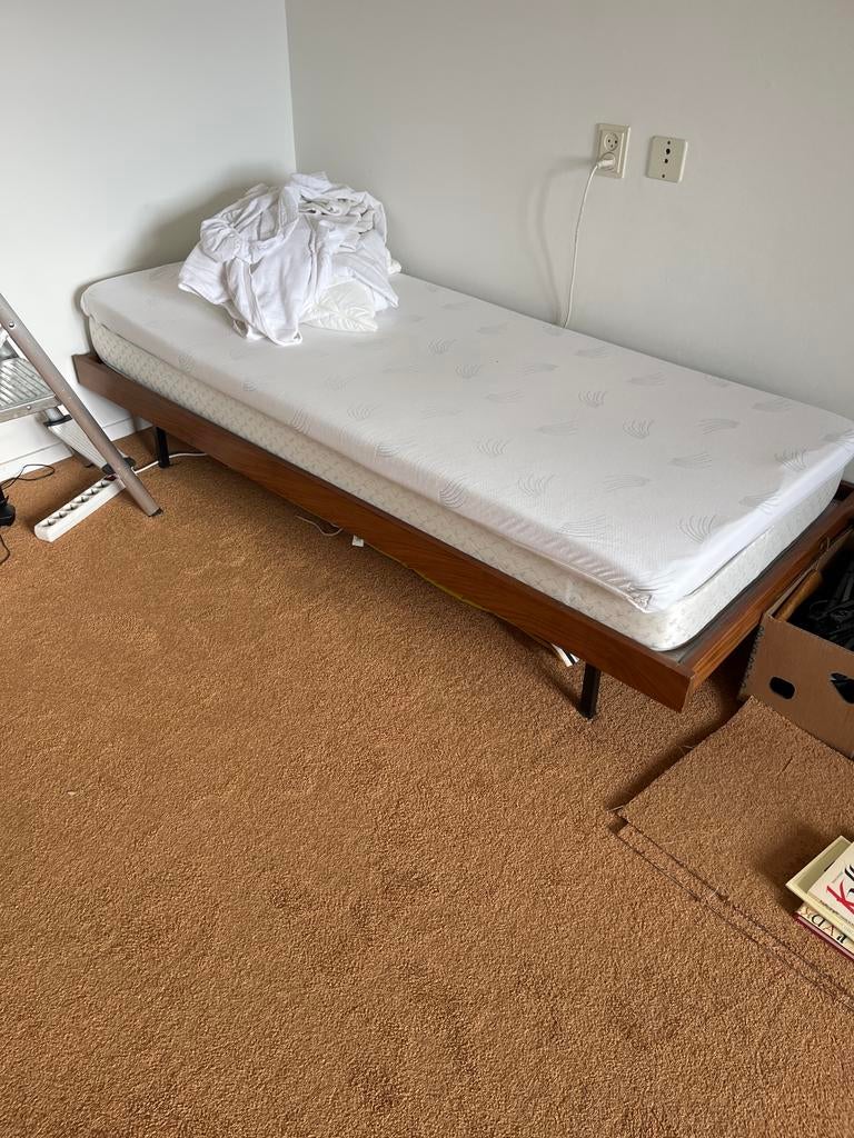 Eenpersoonsbed 80x190 cm met matras, Gebruikt, Eenpersoons, Bruin, 80 cm