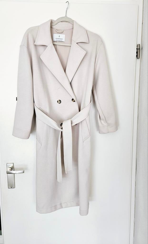 Jas Stradivarius, Kleding | Dames, Beige, Ophalen of Verzenden, Zo goed als nieuw, Maat 36 (S)