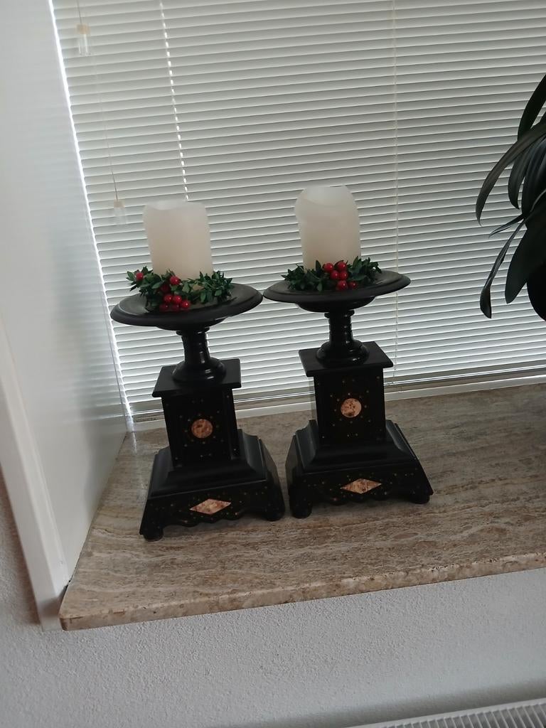 Twee elegante marmeren kandelaars met inlegwerk, Ophalen of Verzenden, Overige materialen