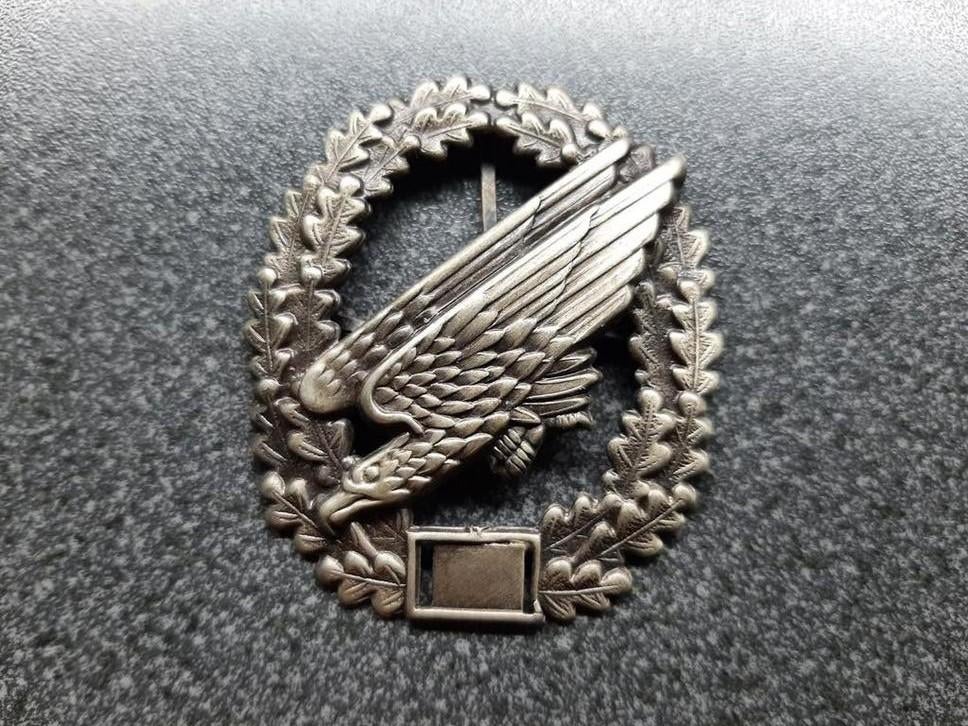 Duitsland  - bundeswehr  - Fallschirmjäger- baret embleem., Verzamelen, Ophalen of Verzenden, Landmacht, Duitsland, Embleem of Badge