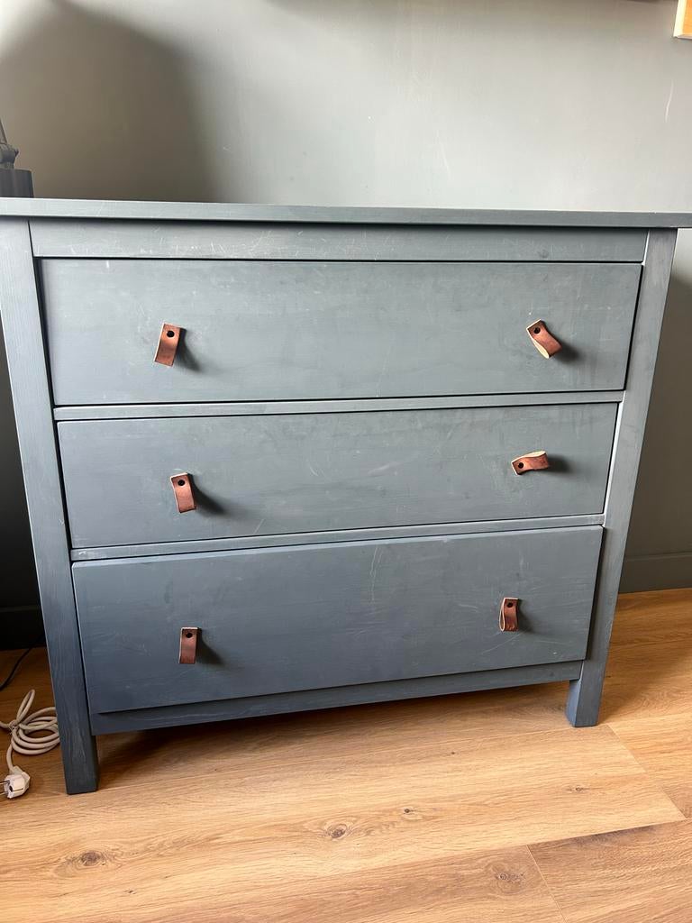 Gepimpte groene ladekast met leren greepjes, Huis en Inrichting, Kasten | Ladekasten, Ophalen, Gebruikt, 50 tot 100 cm, 3 of 4 laden