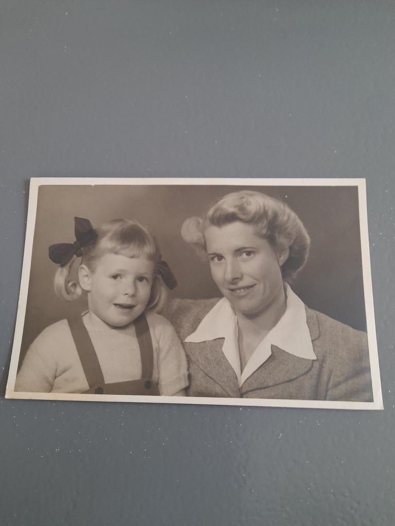 Fotokaart vrouw met kind, Ophalen of Verzenden