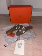Hermes slippers taupe 38,40,41, Kleding | Dames, Schoenen, Ophalen of Verzenden, Nieuw, Overige kleuren