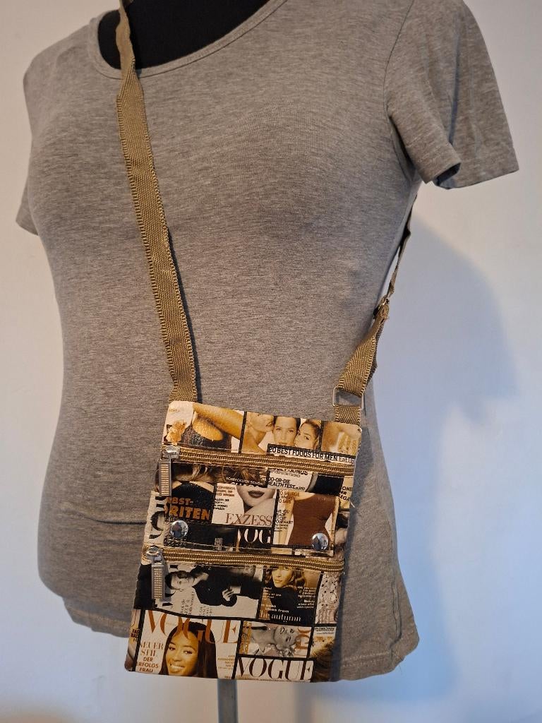 Crossbody tasje Vogue print beige/zwart, Anneonline, Steenbergen, Overige kleuren, Ophalen of Verzenden