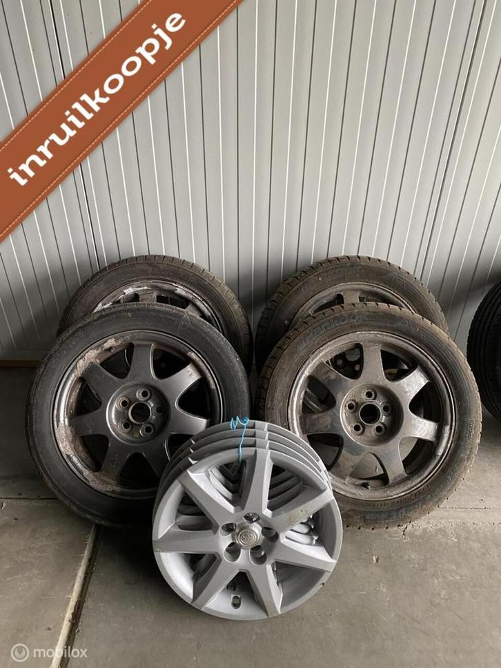 Set winterbanden voor een Toyota prius., Auto's, Toyota, Bedrijf, Te koop, Prius, ABS, Airbags, Airconditioning, Alarm, Centrale vergrendeling