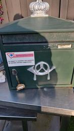 Groene ijzeren brievenbus met kroon en posthoorn, Ophalen, Gebruikt, IJzer, Wandbrievenbus