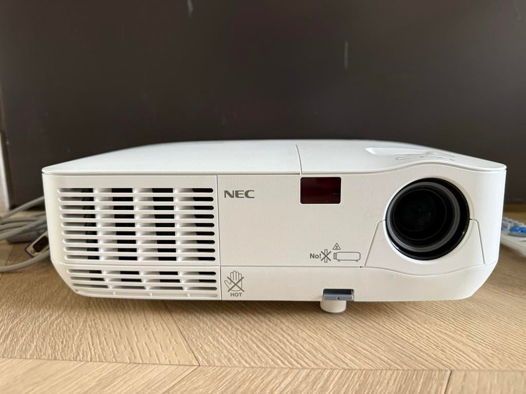 NEC NP110g beamer, Audio, Tv en Foto, Beamers, Ophalen of Verzenden, Gebruikt, DLP, Overige resoluties