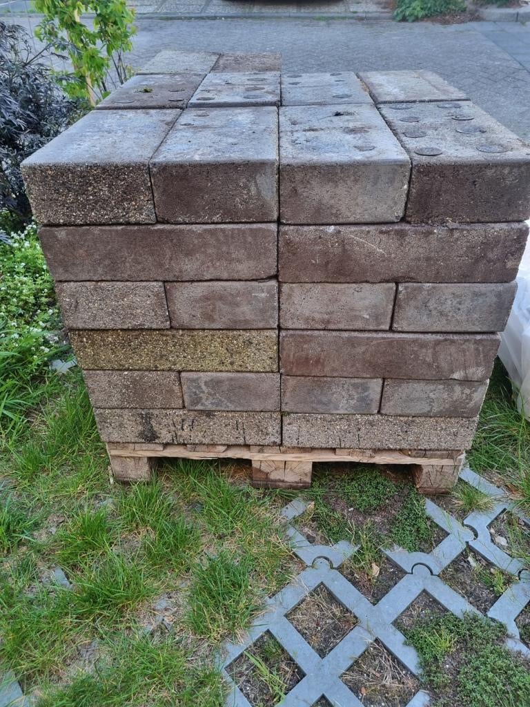 Grijze stenen borderrand op pallet, Tuin en Terras, Ophalen, Gebruikt, Beton, Klinkers