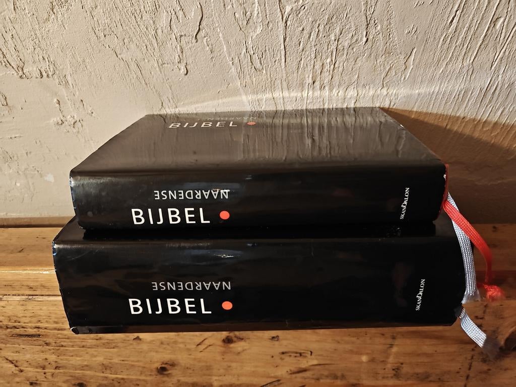 2 X De Naardense Bijbel., Boeken, Ophalen of Verzenden, Zo goed als nieuw