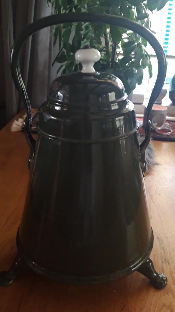 Groen geëmailleerde doofpot met porseleinen knop, Antiek en Kunst, Antiek | Emaille, Ophalen